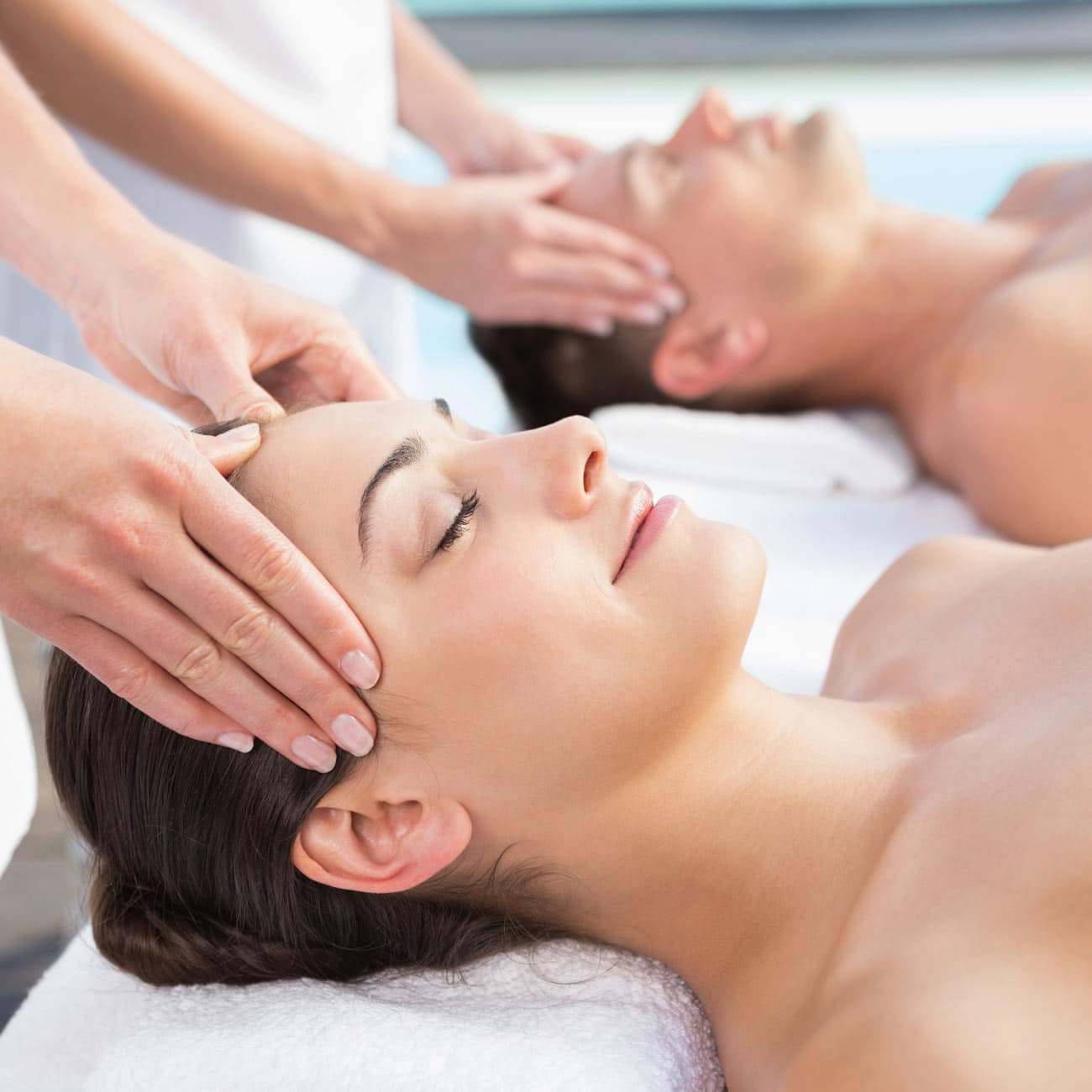 Massage du visage et du cuir chevelu en solo de 50 minutes